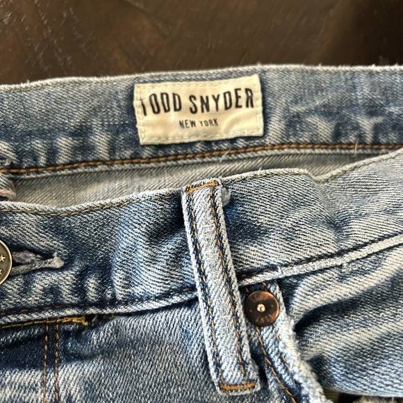 Todd Snyder Distressed Straight Jeans 34x32 - Picture 3 of 5